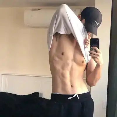 黄莉颖